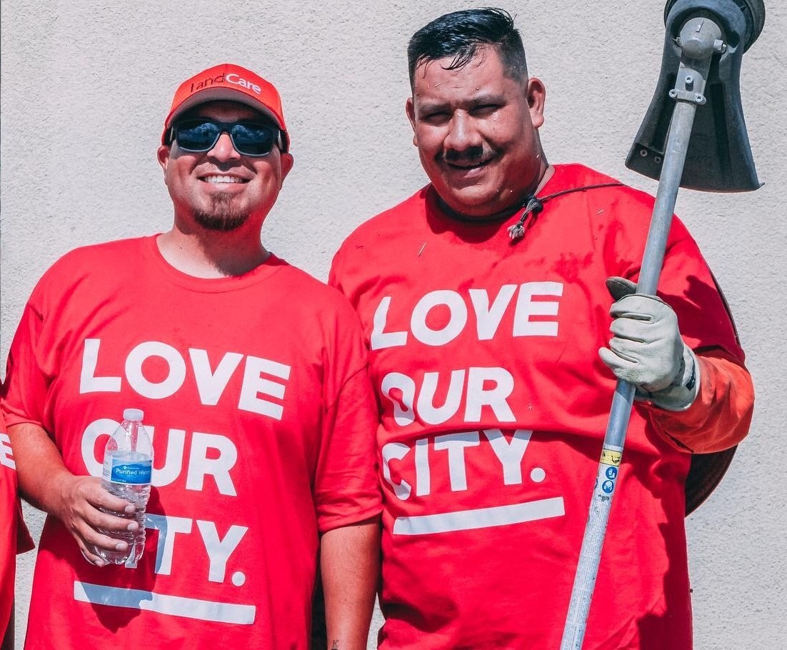 Palm Springs team volunteers to clean up local school