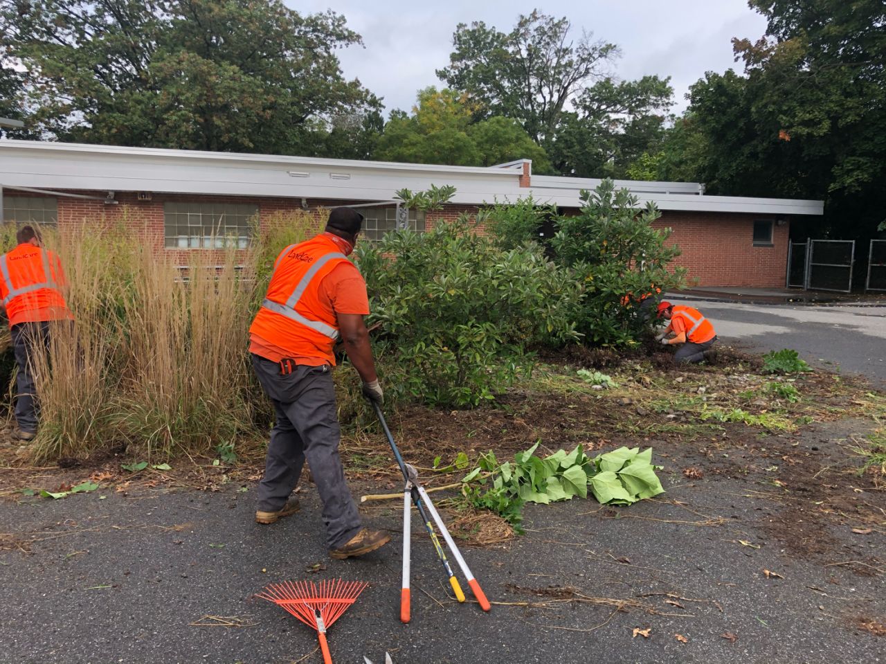 Greater Philadelphia team cleans up landscape at Zane North Elementary